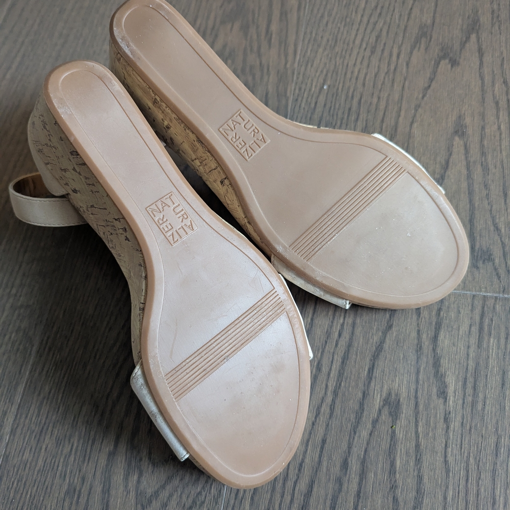 Naturalizer Cream Areda Wedge Sandals, Size 9 Wide - Picture 4 of 5